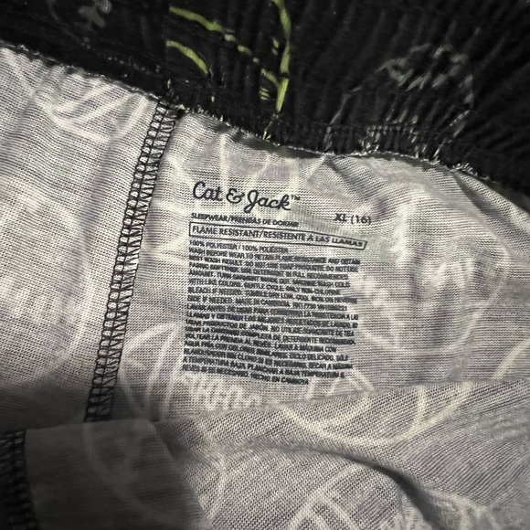 Cat & Jack Bundle of Boys shorts - Picture 4 of 4